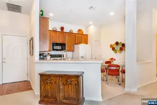 703 4 Seasons Dr, Wayne, NJ 07470 - Photo 9