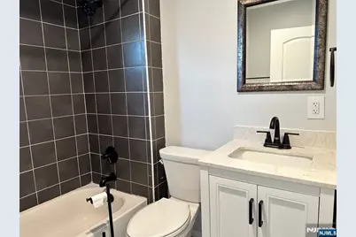 30 Knox Avenue, Cliffside Park, NJ 07010 - Photo 7