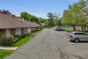 22-1 Tamaron Dr, Waldwick, NJ 07463 - Photo 39