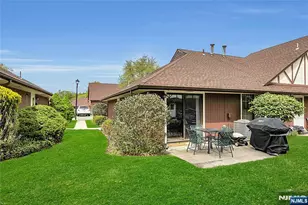 22-1 Tamaron Dr, Waldwick, NJ 07463 - Photo 27