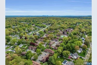 22-1 Tamaron Drive, Waldwick, NJ 07463 - Photo 47