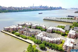 302 Stockton Ct, Edgewater, NJ 07020 - Photo 15