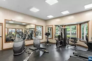 302 Stockton Ct, Edgewater, NJ 07020 - Photo 13