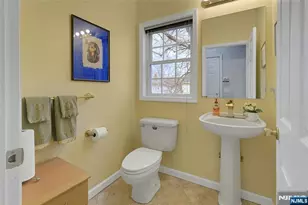 123 Livingston Ave, Livingston, NJ 07039 - Photo 17