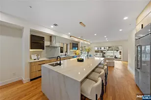 811 Jassamine Way, Fort Lee, NJ 07024 - Photo 15