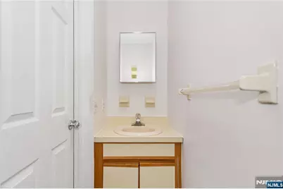 483 Forest 10 #10, Kearny, NJ 07032 - Photo 5