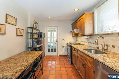 31 Windsor Road, Clifton, NJ 07012 - Photo 11