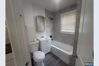 70 Welland Avenue, Irvington, NJ 07111 - Photo 11
