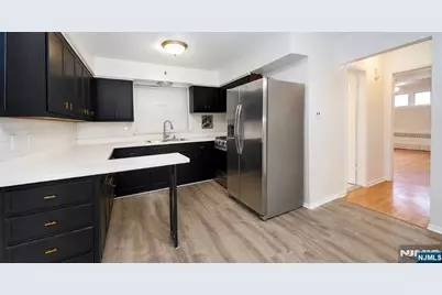 424 Palisade Avenue 1st Fl #1st fl, Cliffside Park, NJ 07010 - Photo 3