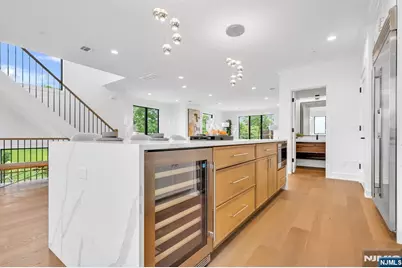 28 Skye Drive, Paramus, NJ 07652 - Photo 13