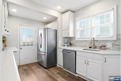 501 Chase Avenue, Lyndhurst Township, NJ 07071 - Photo 9