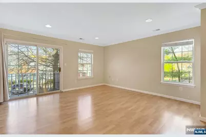 2109 Henry Court, Mahwah, NJ 07430 - Photo 9