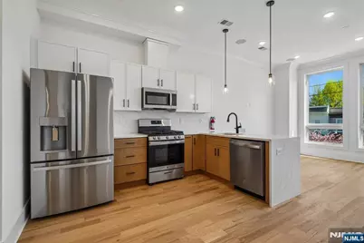 169 Bowers Street 2 #2, Jersey City, NJ 07307 - Photo 3