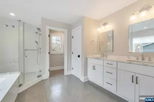 203 Marcotte Ln, Bergenfield, NJ 07621 - Photo 27