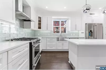 54 Lawton Avenue, Cliffside Park, NJ 07010 - Photo 11