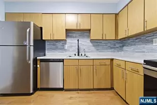 308-310 Passaic Ave 215, East Newark, NJ 07029 - Photo 7