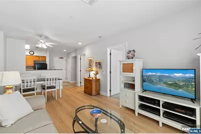 189 Forest Avenue 108 #108, Paramus, NJ 07652 - Photo 5