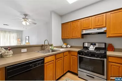 189 Forest Avenue 108 #108, Paramus, NJ 07652 - Photo 9