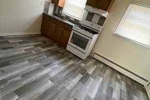 122 Stuyvesant Ave 7, Lyndhurst Township, NJ 07071 - Photo 3