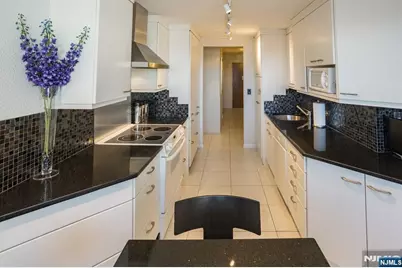 2 Claridge Drive 7Ne #7NE, Verona, NJ 07044 - Photo 5