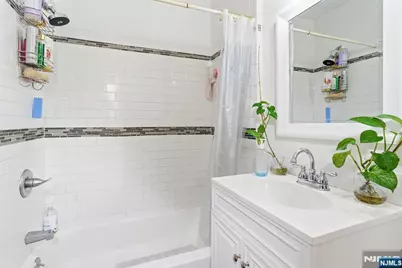 135 Dixon Avenue, Paterson, NJ 07501 - Photo 17