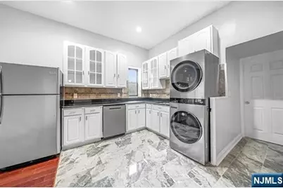 240 Clendenny Avenue 5A #5A, Jersey City, NJ 07304 - Photo 9