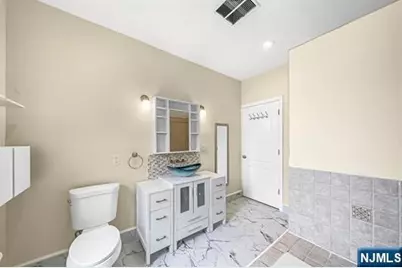 240 Clendenny Avenue 5A #5A, Jersey City, NJ 07304 - Photo 17