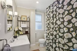 36 Willow St, Montclair, NJ 07042 - Photo 17