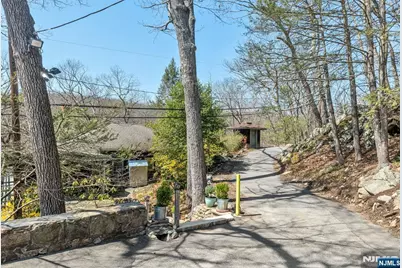 27 Middle Road, Bloomingdale, NJ 07420 - Photo 49