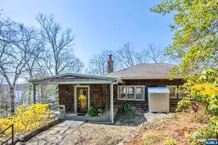 27 Middle Rd, Bloomingdale, NJ 07420 - Photo 3