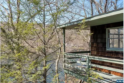 27 Middle Road, Bloomingdale, NJ 07420 - Photo 37