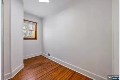 27 Middle Road, Bloomingdale, NJ 07420 - Photo 21