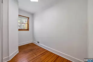 27 Middle Rd, Bloomingdale, NJ 07420 - Photo 21