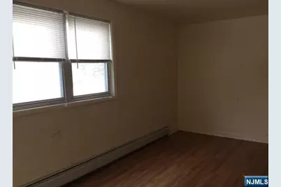 109 Scoles Avenue, Clifton, NJ 07012 - Photo 5