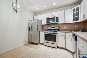 14 Walnut St, Jersey City, NJ 07305 - Photo 3