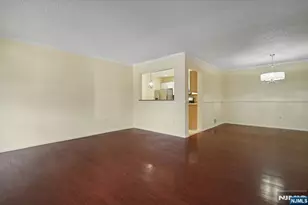 14 Walnut St, Jersey City, NJ 07305 - Photo 5