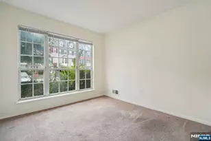 14 Walnut St, Jersey City, NJ 07305 - Photo 9