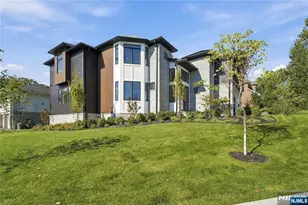320 Bolz St, Englewood Cliffs, NJ 07632 - Photo 3