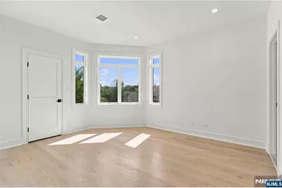 320 Bolz Street, Englewood Cliffs, NJ 07632 - Photo 21