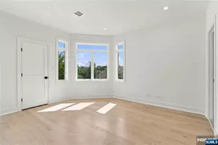 320 Bolz St, Englewood Cliffs, NJ 07632 - Photo 21