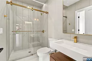 320 Bolz St, Englewood Cliffs, NJ 07632 - Photo 43