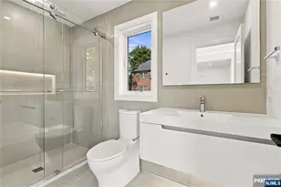 320 Bolz St, Englewood Cliffs, NJ 07632 - Photo 5