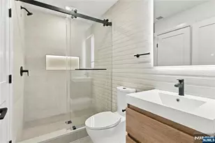 320 Bolz St, Englewood Cliffs, NJ 07632 - Photo 23