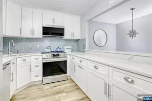 667 Juniper Way 667, Mahwah, NJ 07430 - Photo 7