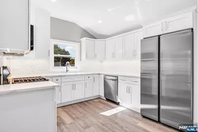 715 Evans Street 2 #2, Paramus, NJ 07652 - Photo 9