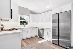 715 Evans Street 2, Paramus, NJ 07652 - Photo 9