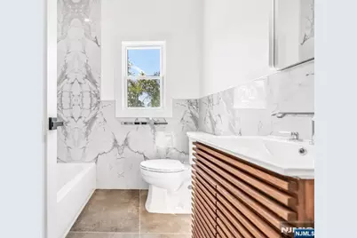 715 Evans Street 2 #2, Paramus, NJ 07652 - Photo 13