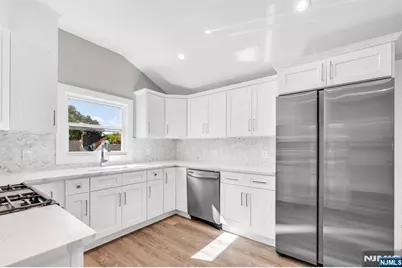 715 Evans Street 2 #2, Paramus, NJ 07652 - Photo 11