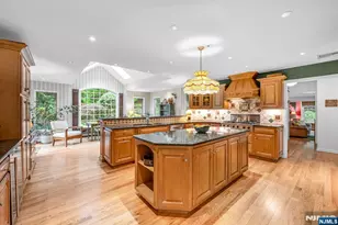 220 Ottowa Ln, Franklin Lakes, NJ 07417 - Photo 13