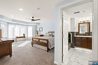 404 Jefferson Court Ph4 #PH4, Edgewater, NJ 07020 - Photo 19